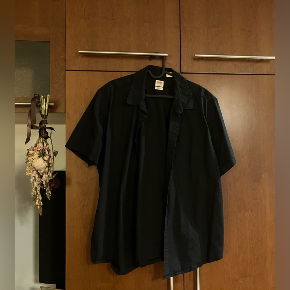 Levi’s Black Short Sleeve Men’s Shirt - Size XL